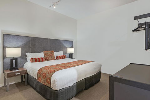 Mantra One Sandy Bay Road - Dalby Accommodation 24