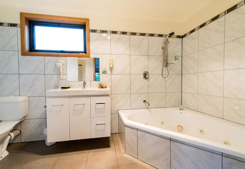 Driftwood Strahan Villas - Dalby Accommodation 0