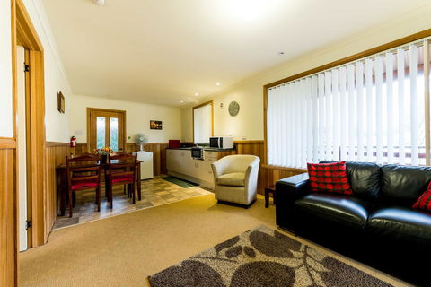 Driftwood Strahan Villas - Dalby Accommodation 7