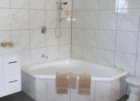 Driftwood Strahan Villas - Dalby Accommodation 21