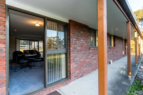 Acton Park Holiday Units - Dalby Accommodation 2