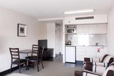 St Ives Apartments - Dalby Accommodation 14