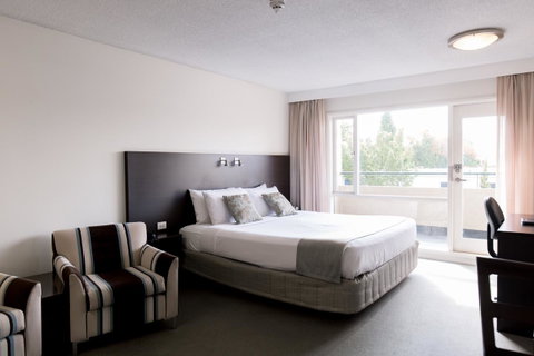 St Ives Apartments - Dalby Accommodation 17