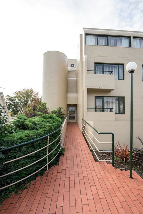 St Ives Apartments - Dalby Accommodation 1