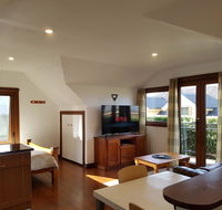 Riverside StudioPrivate - Dalby Accommodation