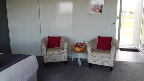 Pelican Point Sanctuary - Dalby Accommodation 17