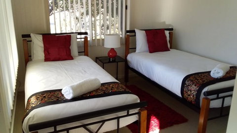 Pelican Point Sanctuary - Dalby Accommodation 2