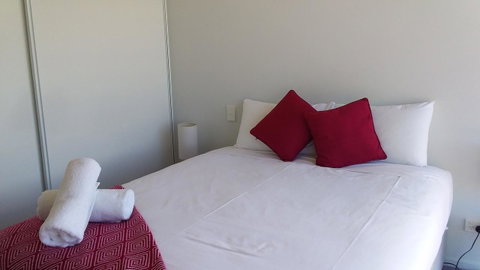 Pelican Point Sanctuary - Dalby Accommodation 9