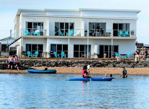 Ulverstone River Edge HolidayApartments - Dalby Accommodation 8