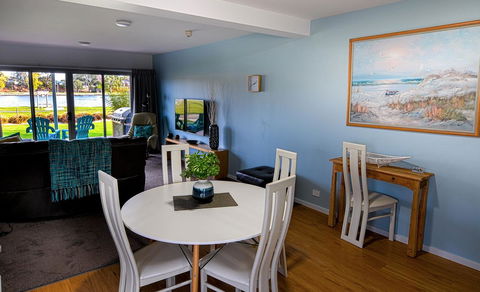 Ulverstone River Edge HolidayApartments - Dalby Accommodation 9