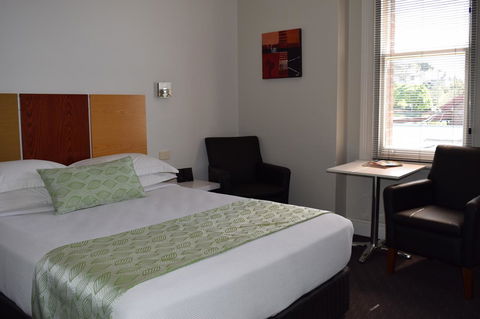 Auldington Hotel - Dalby Accommodation 9