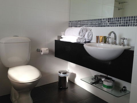 Auldington Hotel - Dalby Accommodation 4