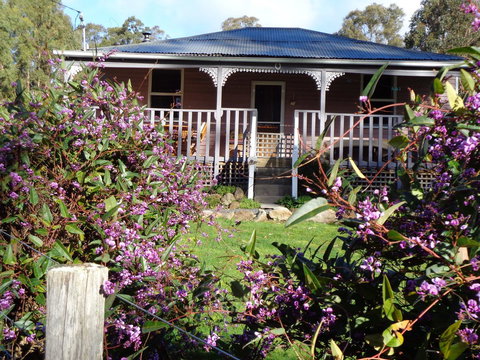 Post House Cottage - Dalby Accommodation 0