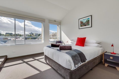 Salamanca Galleria Apartments - Dalby Accommodation 24