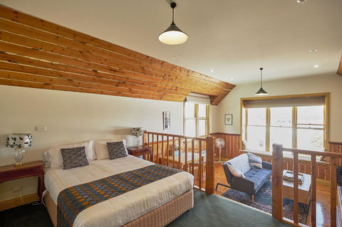 Bushman's Cafe - Dalby Accommodation 1