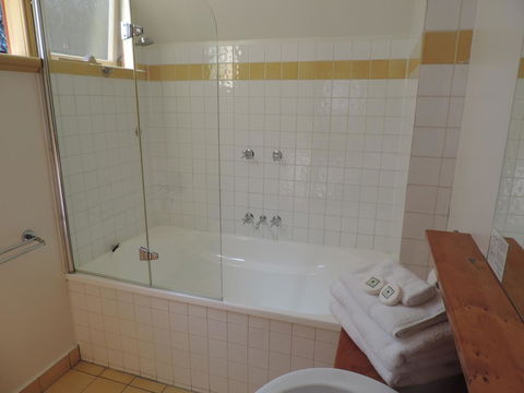 Bushman's Cafe - Dalby Accommodation 10