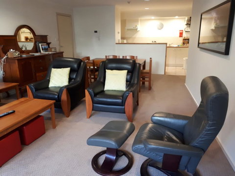 Jenatt Apartments Salamanca - Dalby Accommodation 9