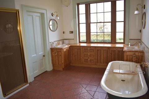 CLAYFIELD HOMESTEAD - Rustic Country Accommodation - Dalby Accommodation 14