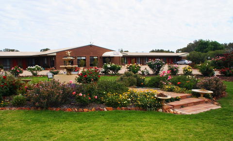 Newell Motor Inn Narrandera - Dalby Accommodation 1