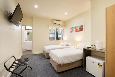 Nightcap At High Flyer Hotel - Dalby Accommodation 2