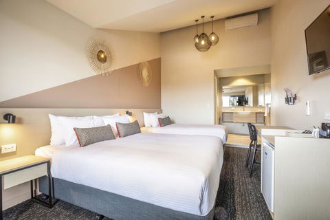 Nightcap At Manhattan Hotel - Dalby Accommodation 0