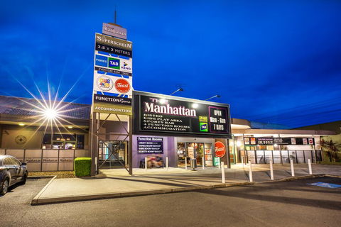 Nightcap At Manhattan Hotel - Dalby Accommodation 1