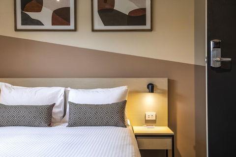 Nightcap At Manhattan Hotel - Dalby Accommodation 2