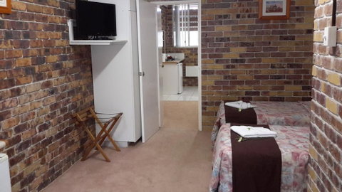 Nimbin Rocks Retreat - Dalby Accommodation 1