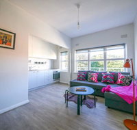 North Bondi Living - 200 metres walk to the beach - Dalby Accommodation