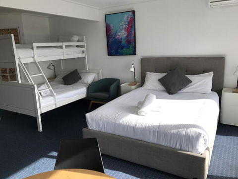 North Pier Hotel - Dalby Accommodation 3