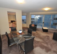 North Sydney Fully Self Contained Modern 2 Bed Apartment 2207BER - Dalby Accommodation