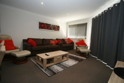 Northstar 9/17 Kirwan Close - Dalby Accommodation 0
