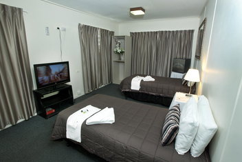 O'Sheas Windsor Hotel with Dalby Accommodation