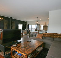 Oak  Barrel / 7 Twynam Street - Dalby Accommodation
