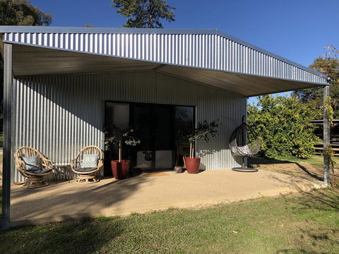 Oak Lane Guest House & Farm Stay - Dalby Accommodation 2