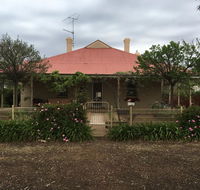 Oakwood Cottage - Dalby Accommodation
