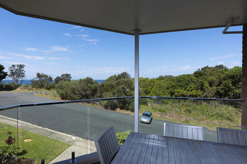 Ocean Crest 10 - Dalby Accommodation 0