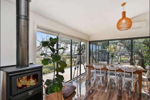 OCEAN ESCAPE - The Ultimate Luxury Beach House - Dalby Accommodation 0