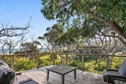OCEAN ESCAPE - The Ultimate Luxury Beach House - Dalby Accommodation 3