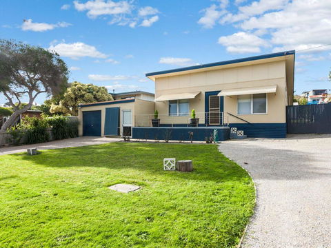 OCEAN SOUNDS - Anglesea - Dalby Accommodation 0