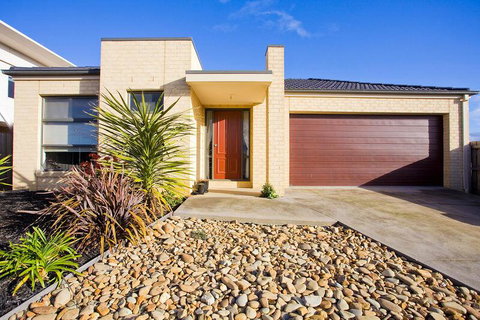 Ocean View Crescent 59 - Dalby Accommodation 0