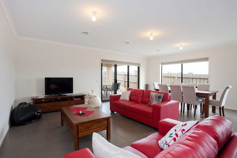 Ocean View Crescent 59 - Dalby Accommodation 3