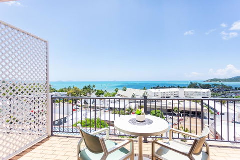 OCEAN VIEWS 10A - Dalby Accommodation 0