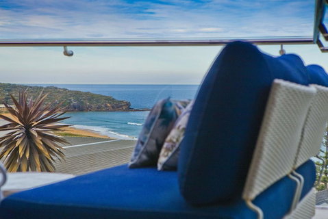 Ocean Vista Luxury Home At Curl Curl - Dalby Accommodation 2
