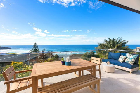 Ocean Vista Luxury Home At Curl Curl - Dalby Accommodation 1