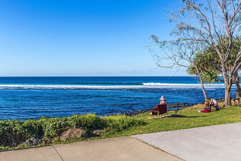 OCEAN WAVES - WiFi - Dalby Accommodation 2