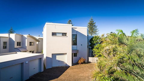 OCEAN WAVES - WiFi - Dalby Accommodation 3