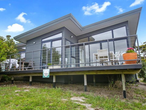 OCEANS 12 - Modern Ocean View Villa - Dalby Accommodation 3