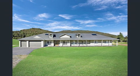 ON Keppies Bed And Breakfast Farm Paterson NSW - Dalby Accommodation 0