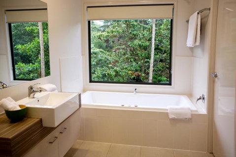 On Obi Maleny - Dalby Accommodation 0